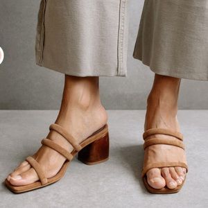ALOHAS Suede Indiana Block-Heel Sandals / 38 / BROWN
